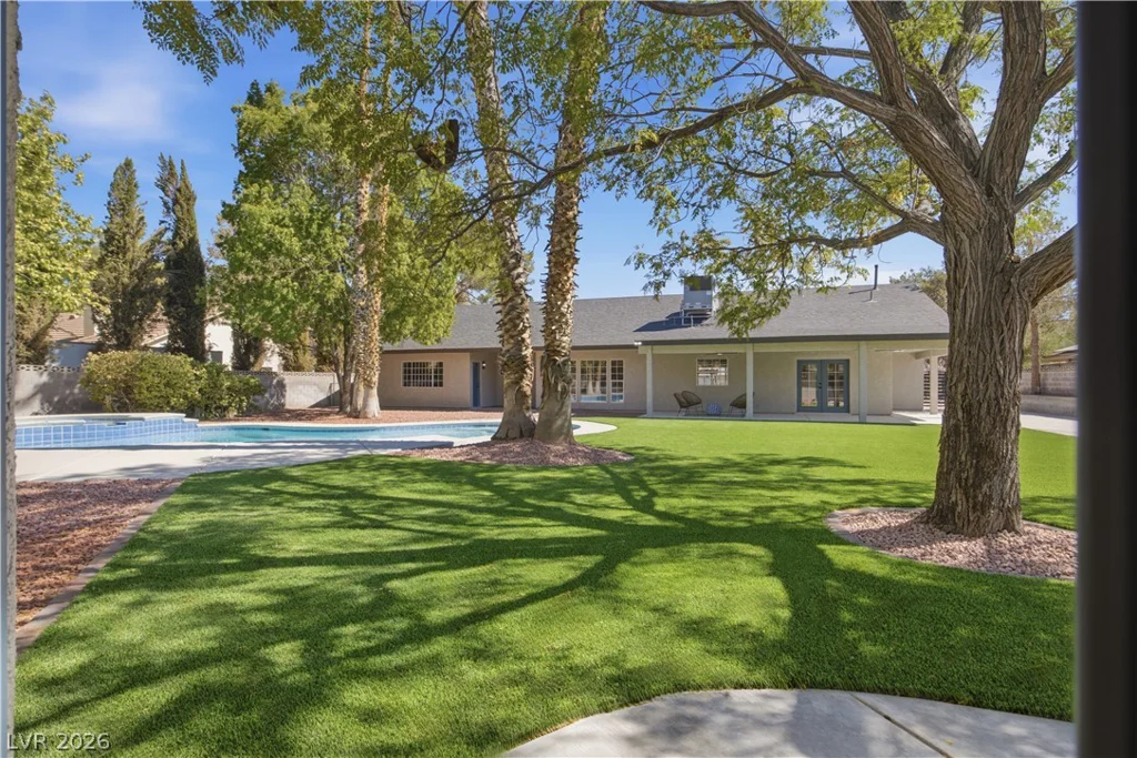 6156 Foxcroft, Las Vegas, NV 89108
