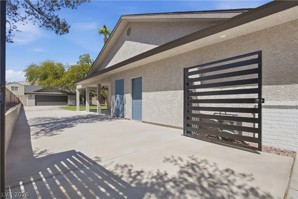 6156 Foxcroft, Las Vegas, NV 89108