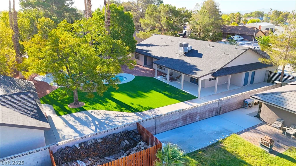 6156 Foxcroft, Las Vegas, NV 89108