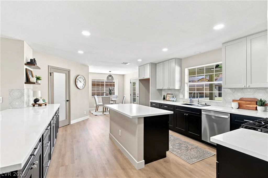 6156 Foxcroft, Las Vegas, NV 89108