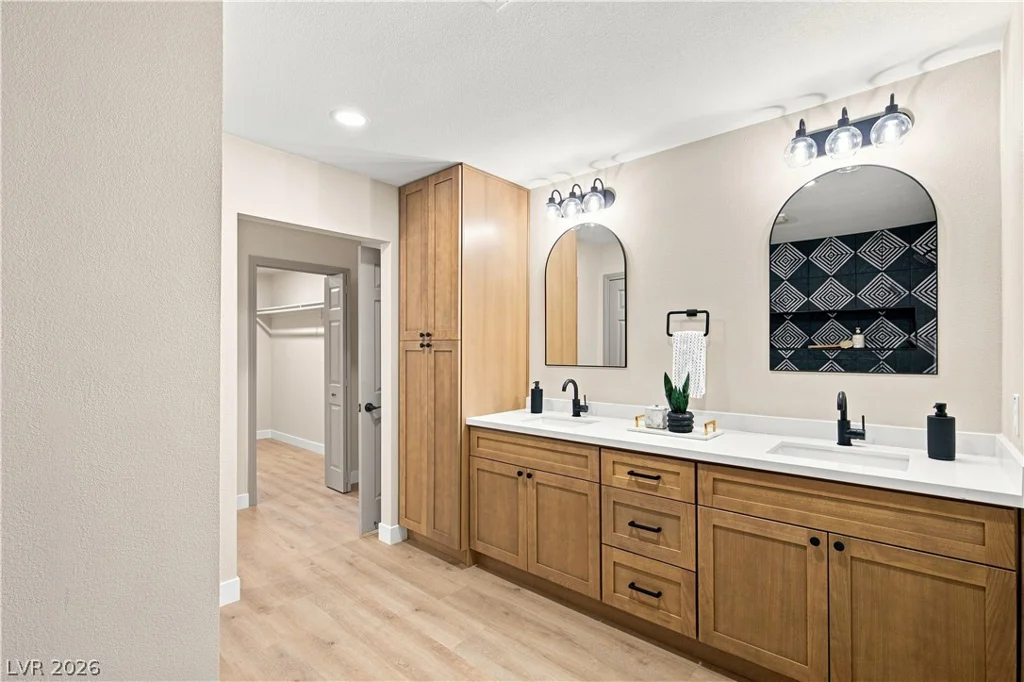6156 Foxcroft, Las Vegas, NV 89108