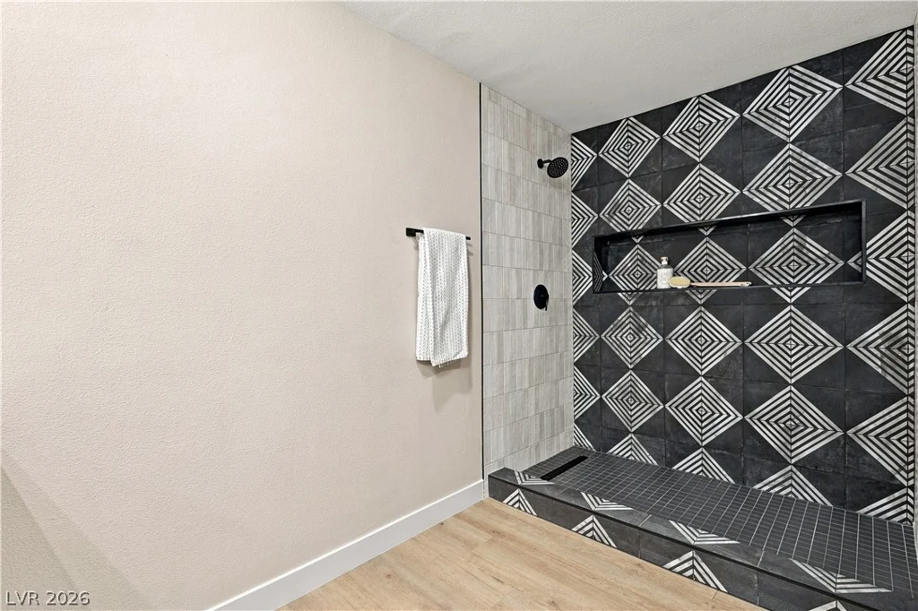 6156 Foxcroft, Las Vegas, NV 89108