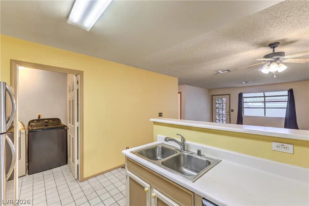 2041 Willowbury, Las Vegas, NV 89108