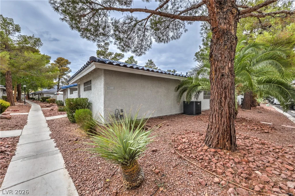 2041 Willowbury, Las Vegas, NV 89108