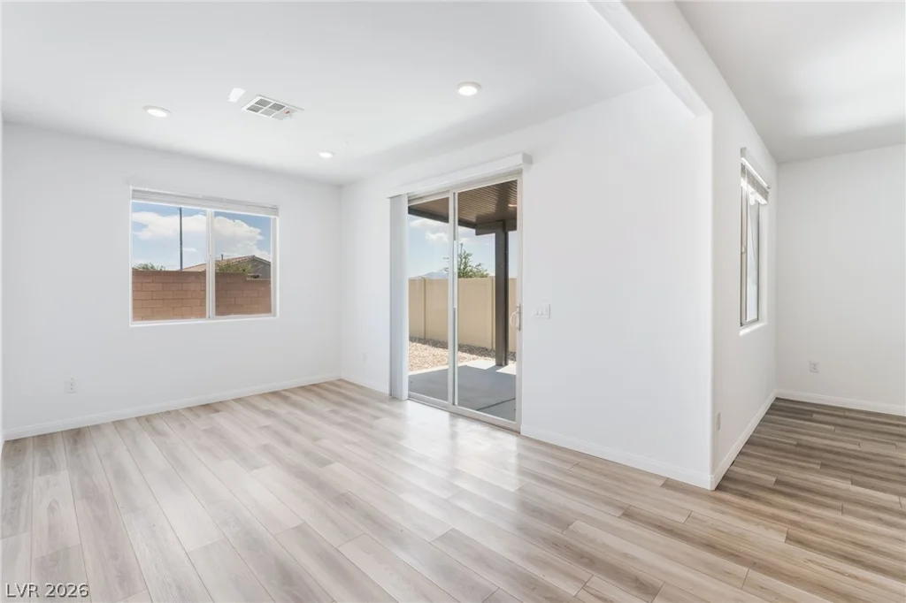 6806 Feather Hill, North Las Vegas, NV 89086