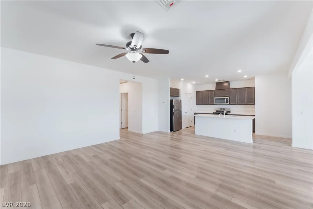 6806 Feather Hill, North Las Vegas, NV 89086
