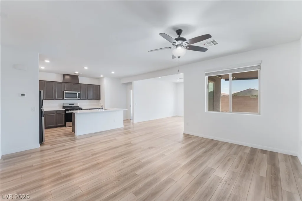 6806 Feather Hill, North Las Vegas, NV 89086