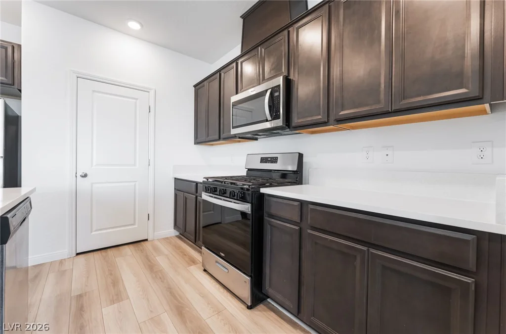 6806 Feather Hill, North Las Vegas, NV 89086