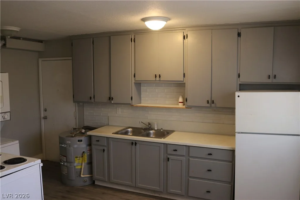 1828 Lewis, Las Vegas, NV 89101