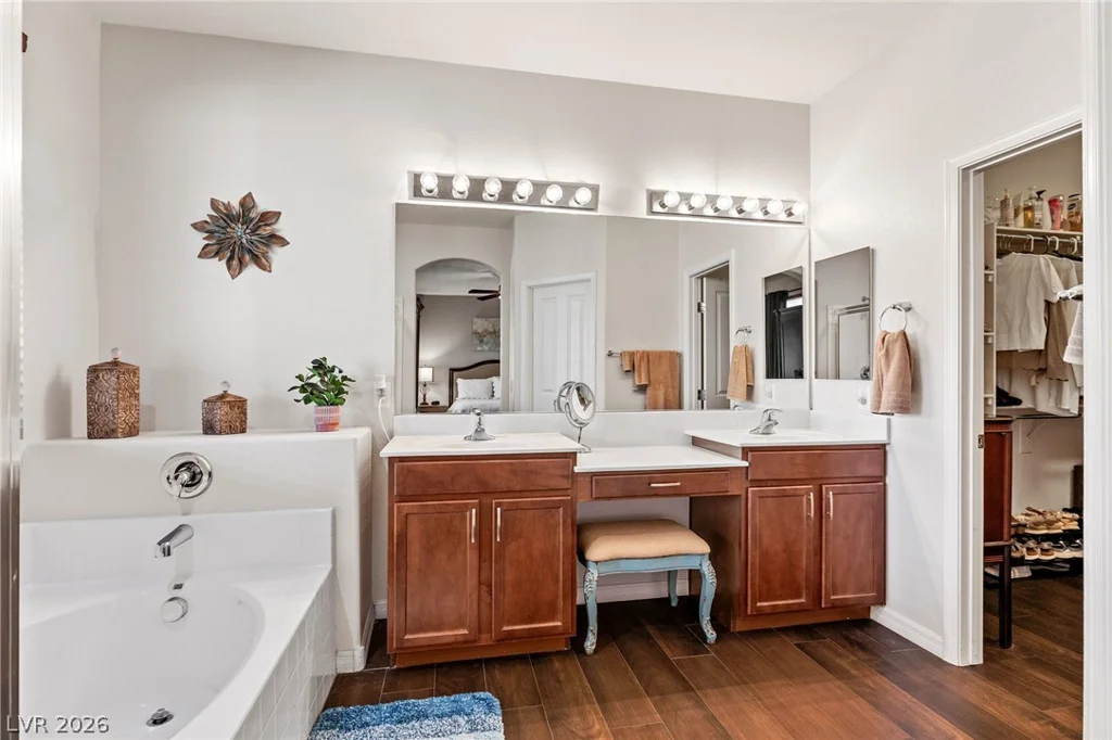 10420 Bays Mountain, Las Vegas, NV 89166