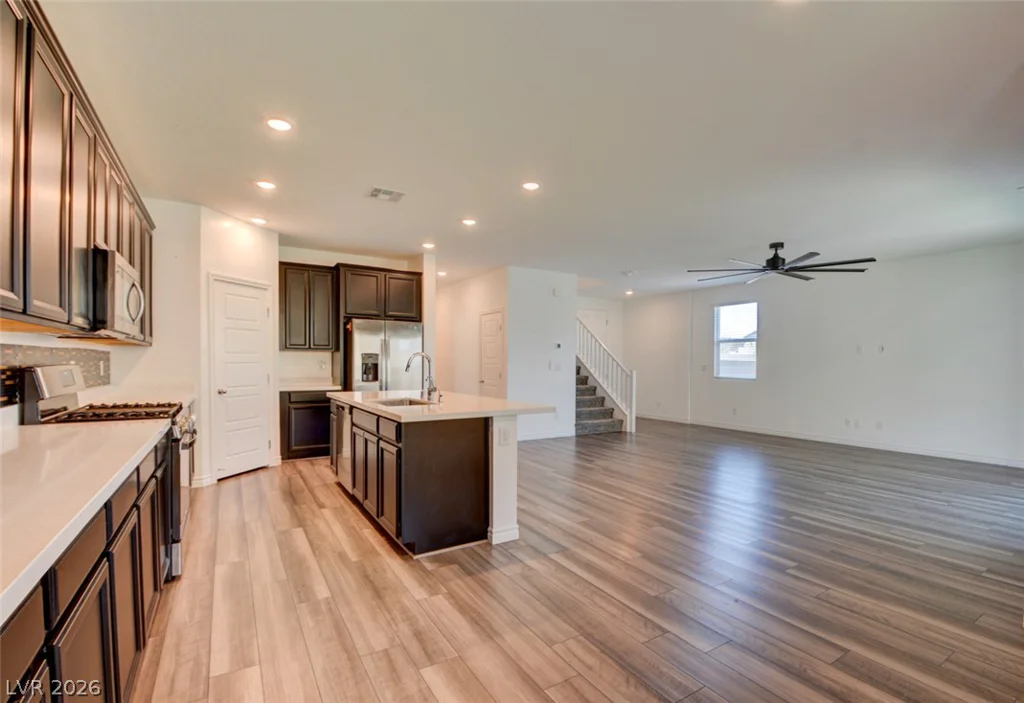 6808 Bayou Hollow, Las Vegas, NV 89156