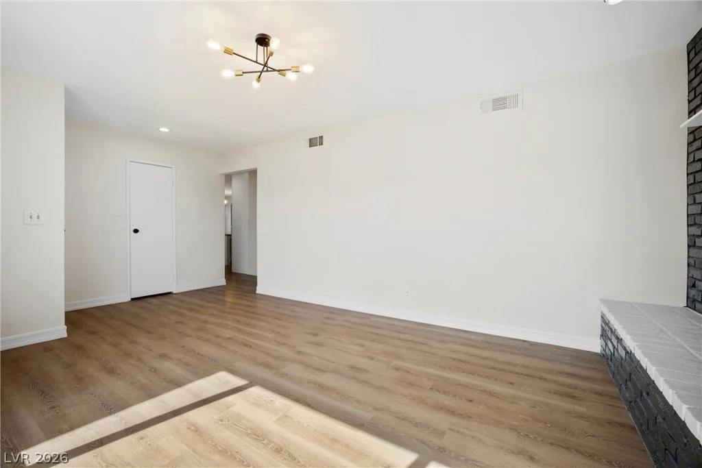 3955 Belhaven, Las Vegas, NV 89147