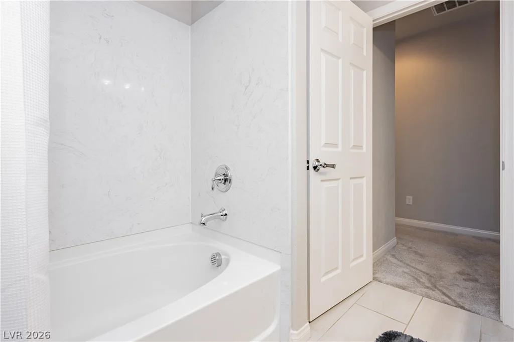 7056 Adler Falls, Las Vegas, NV 89118