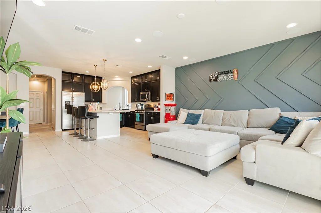 7056 Adler Falls, Las Vegas, NV 89118