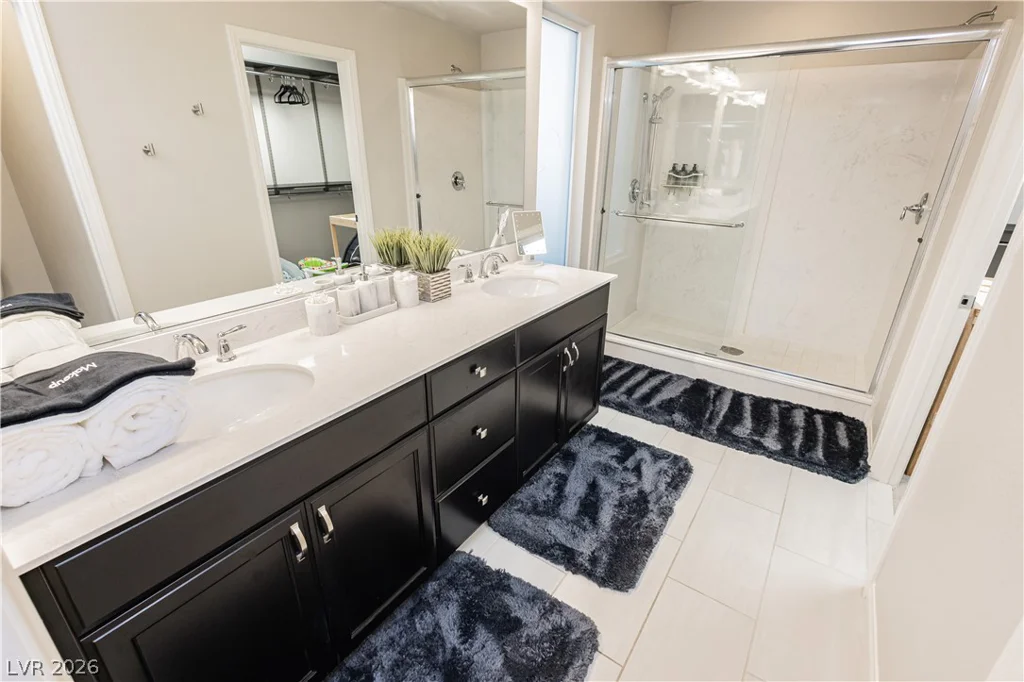 7056 Adler Falls, Las Vegas, NV 89118