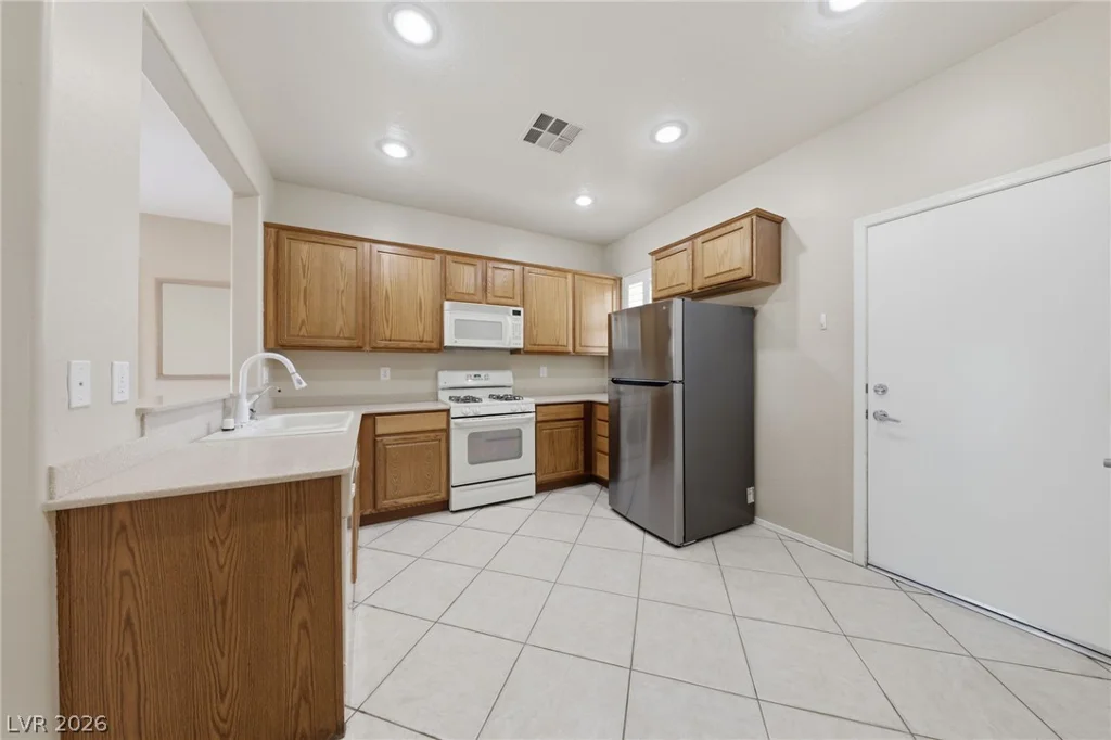 2524 Eclipsing Stars, Henderson, NV 89044