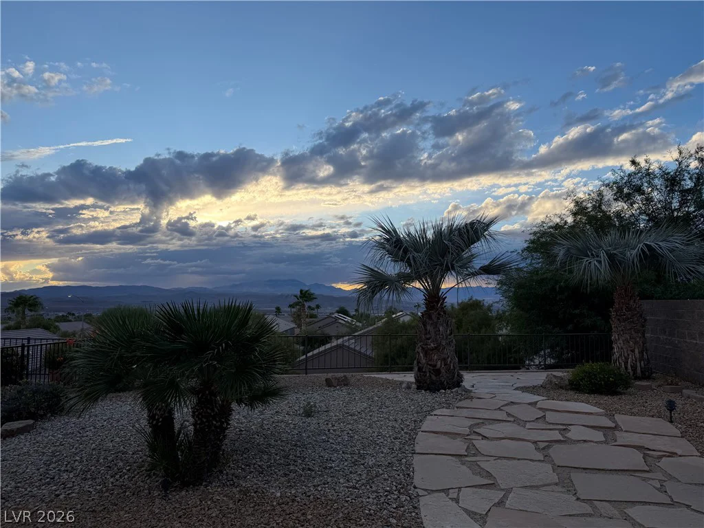 2524 Eclipsing Stars, Henderson, NV 89044