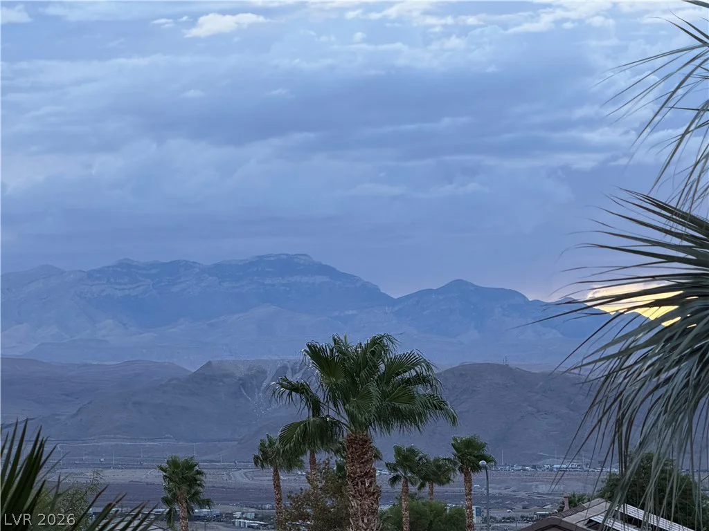 2524 Eclipsing Stars, Henderson, NV 89044