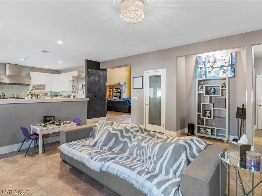 323 Wind River, Henderson, NV 89014