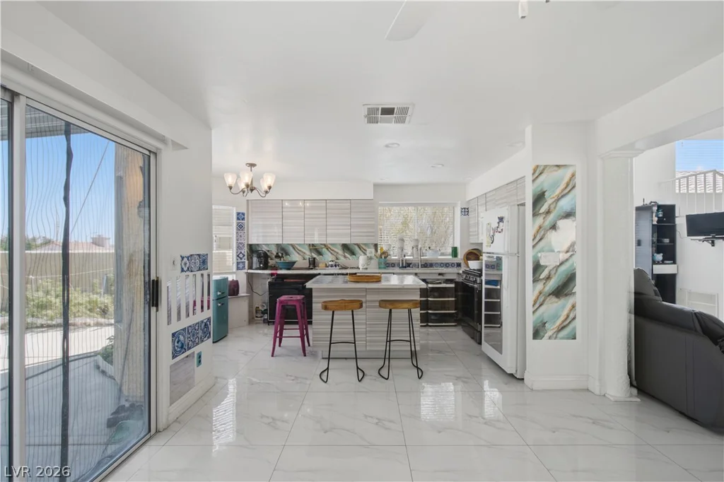 5332 Desert Blossom, Las Vegas, NV 89107