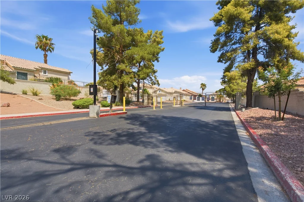 5332 Desert Blossom, Las Vegas, NV 89107