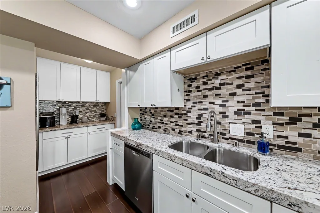 3173 Pinehurst, Las Vegas, NV 89109