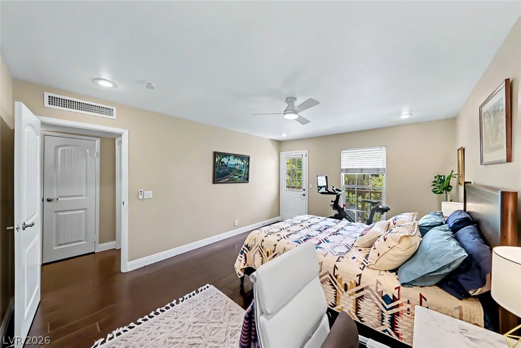 3173 Pinehurst, Las Vegas, NV 89109