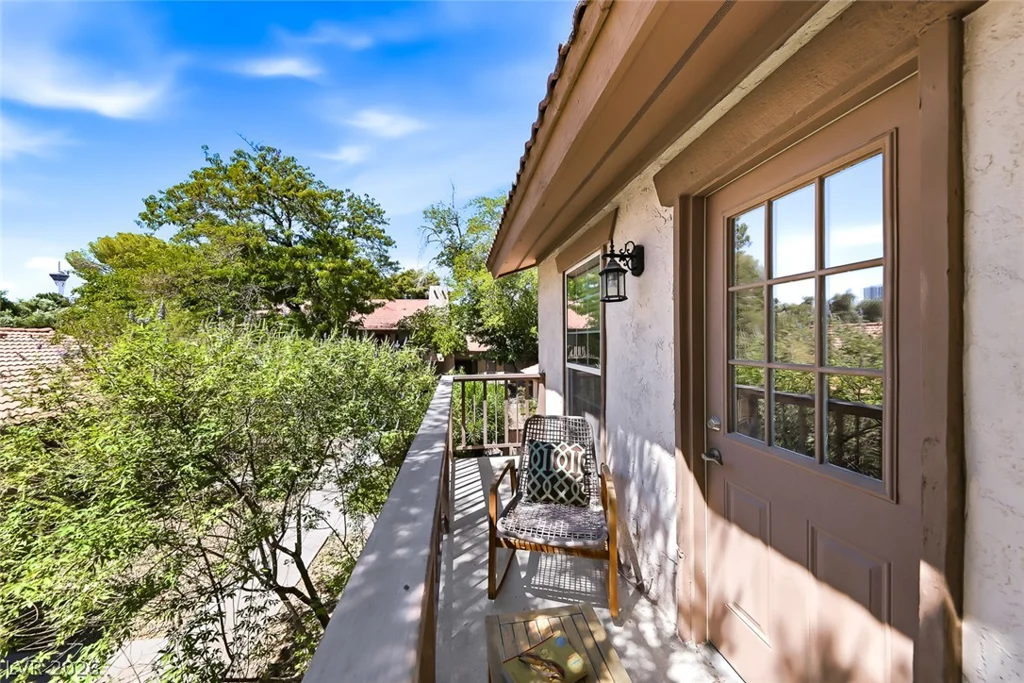 3173 Pinehurst, Las Vegas, NV 89109