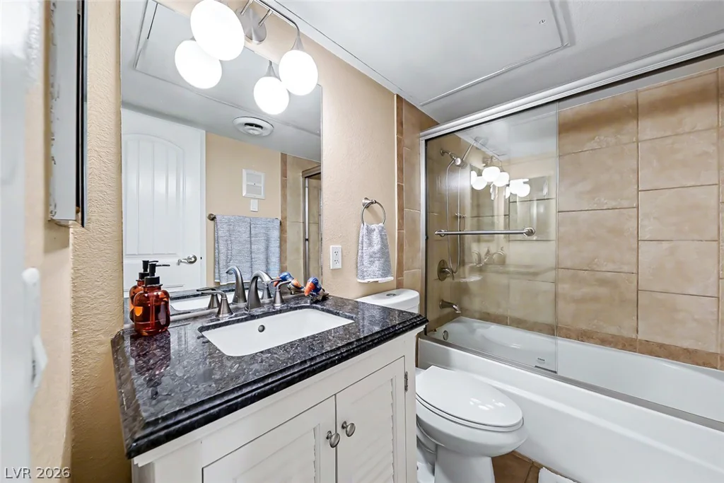 3173 Pinehurst, Las Vegas, NV 89109