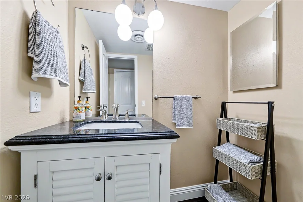 3173 Pinehurst, Las Vegas, NV 89109