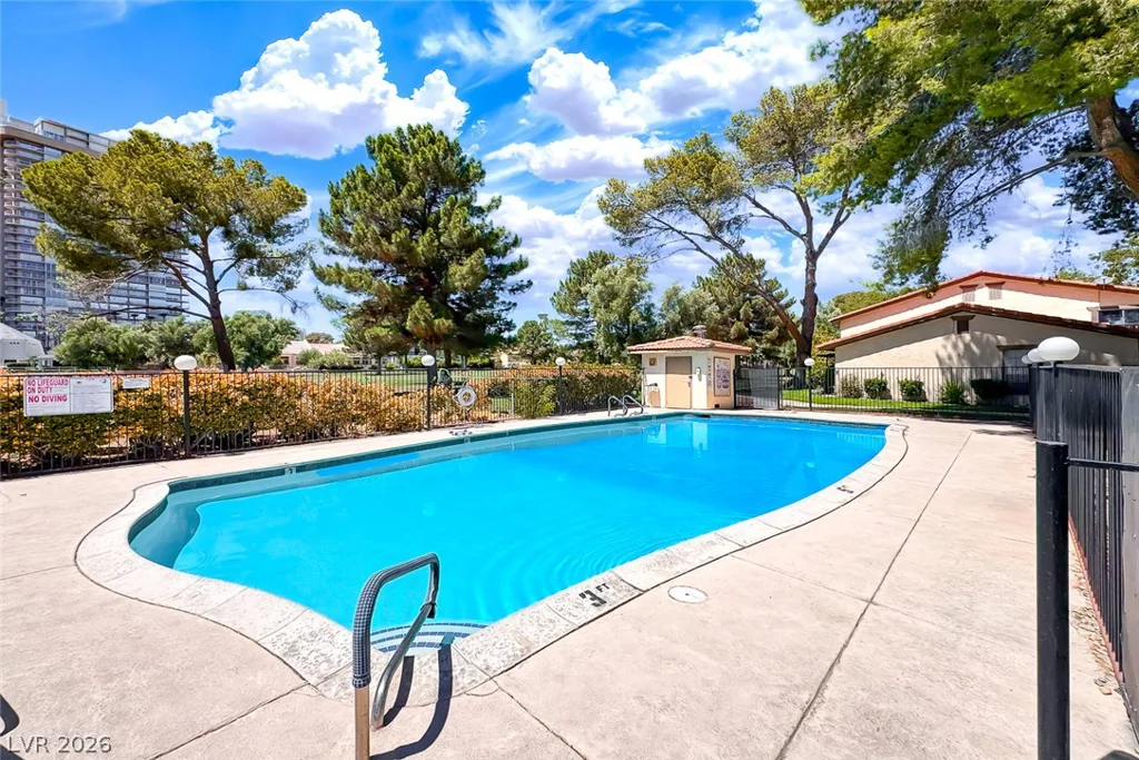 3173 Pinehurst, Las Vegas, NV 89109