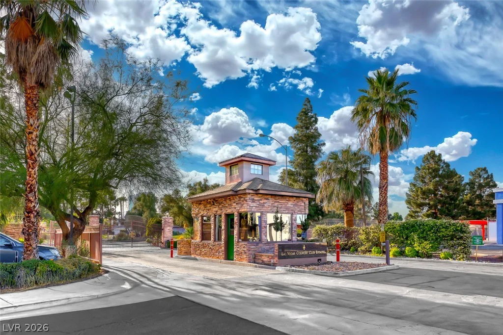 3173 Pinehurst, Las Vegas, NV 89109