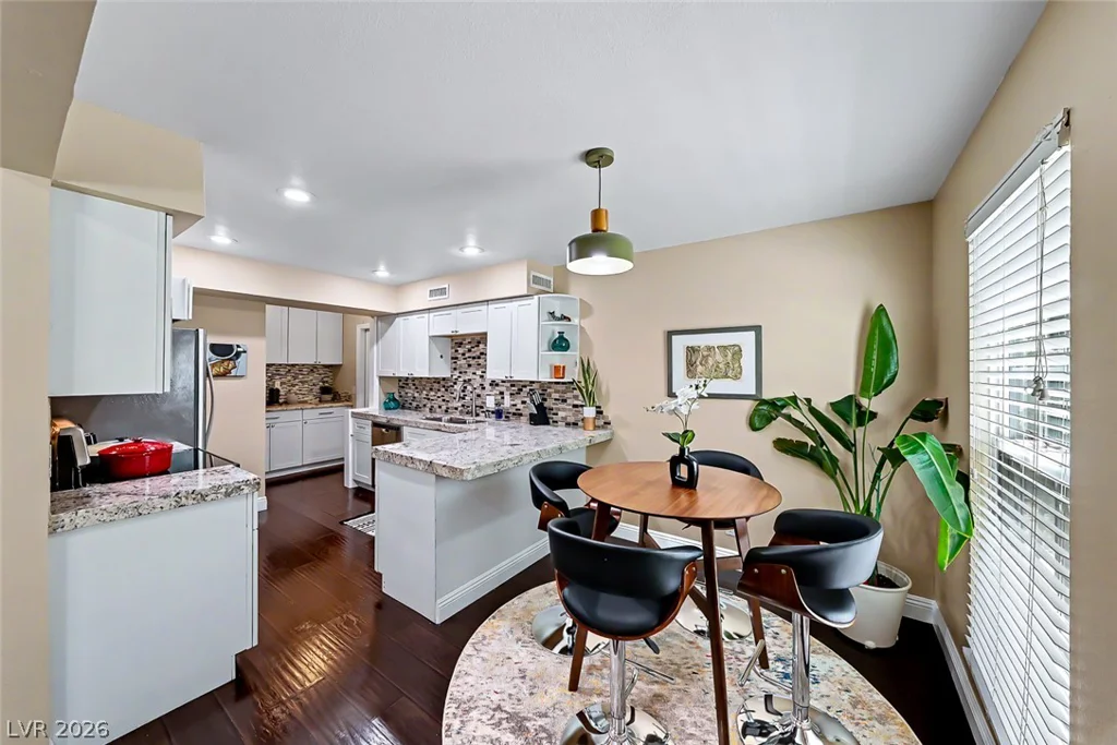 3173 Pinehurst, Las Vegas, NV 89109