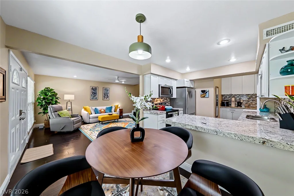 3173 Pinehurst, Las Vegas, NV 89109