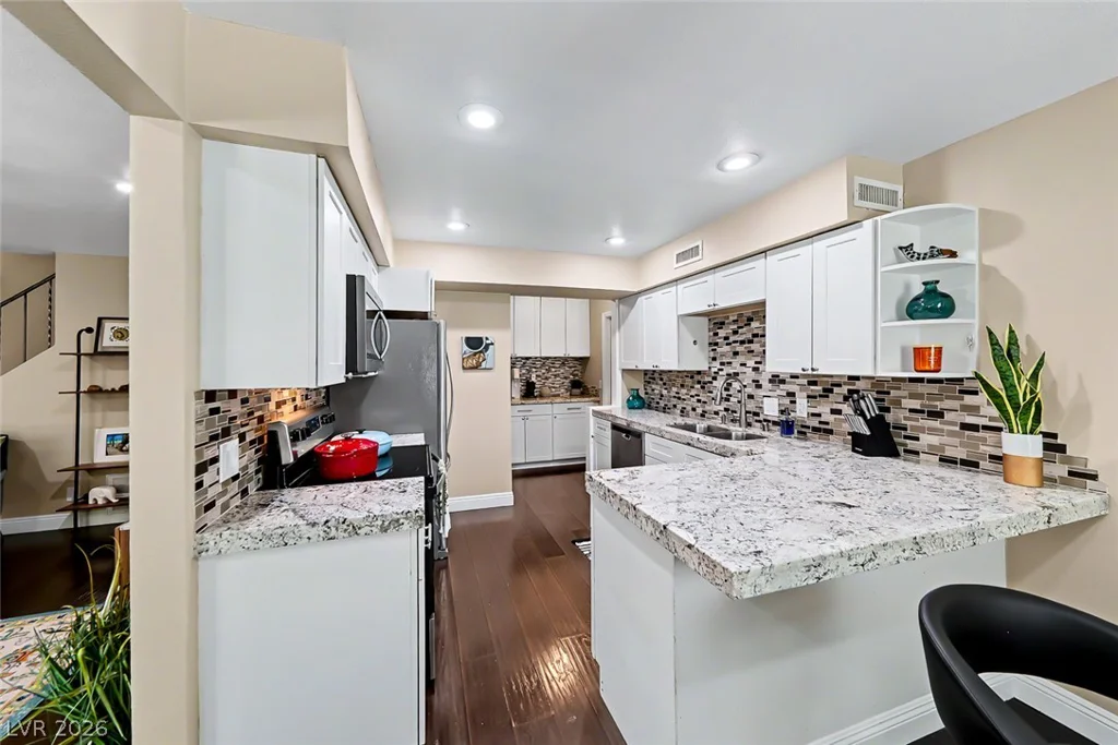 3173 Pinehurst, Las Vegas, NV 89109