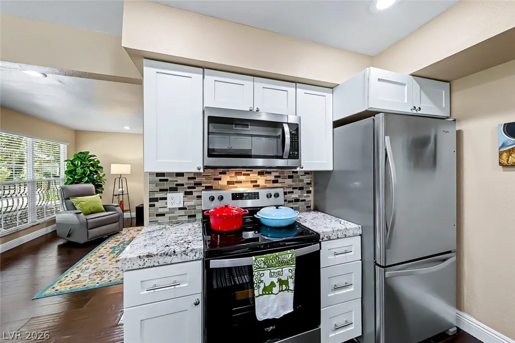 3173 Pinehurst, Las Vegas, NV 89109