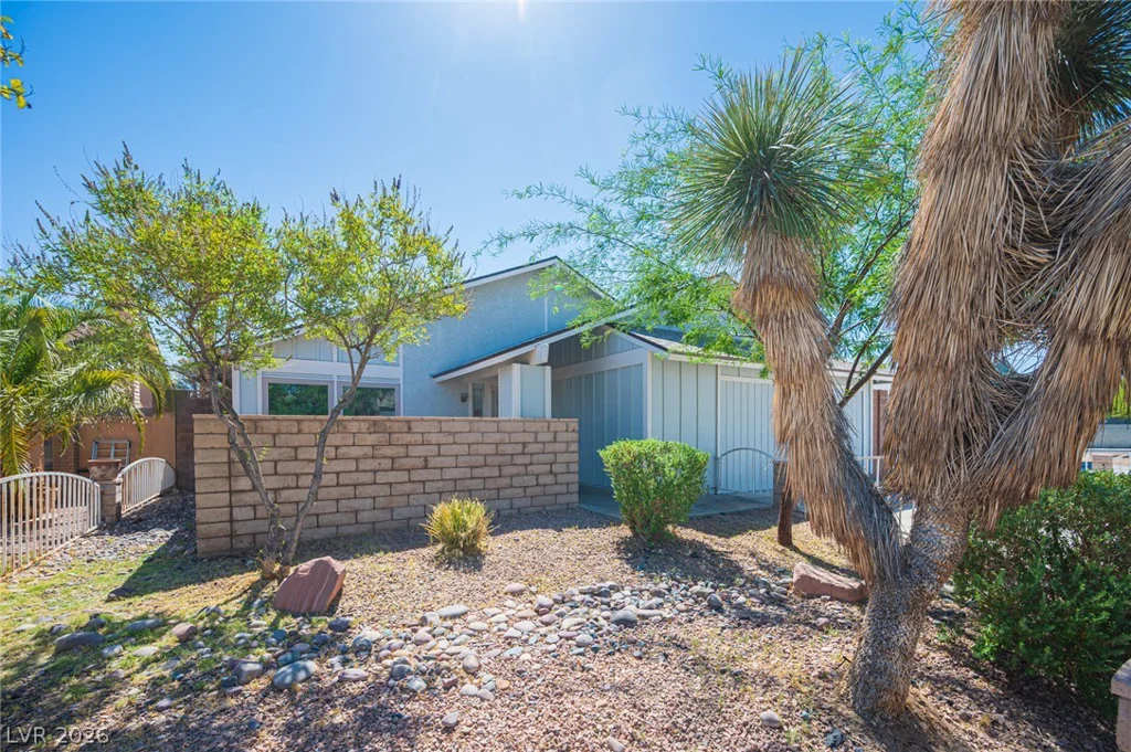 1705 Starbuck, Las Vegas, NV 89108