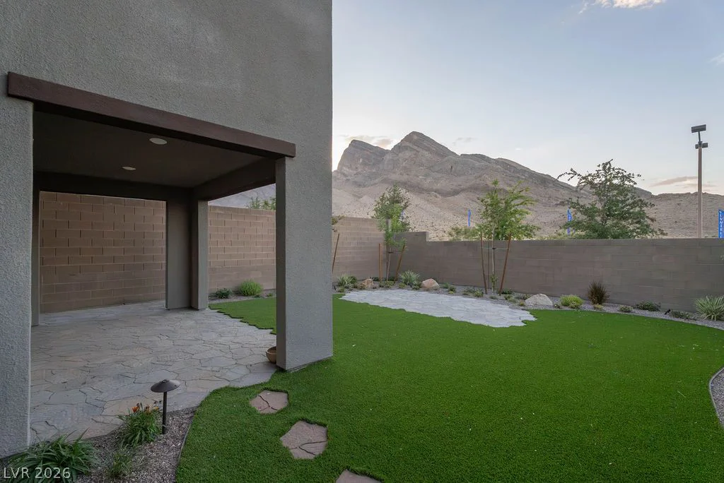 11620 Desert Hollow, Las Vegas, NV 89138
