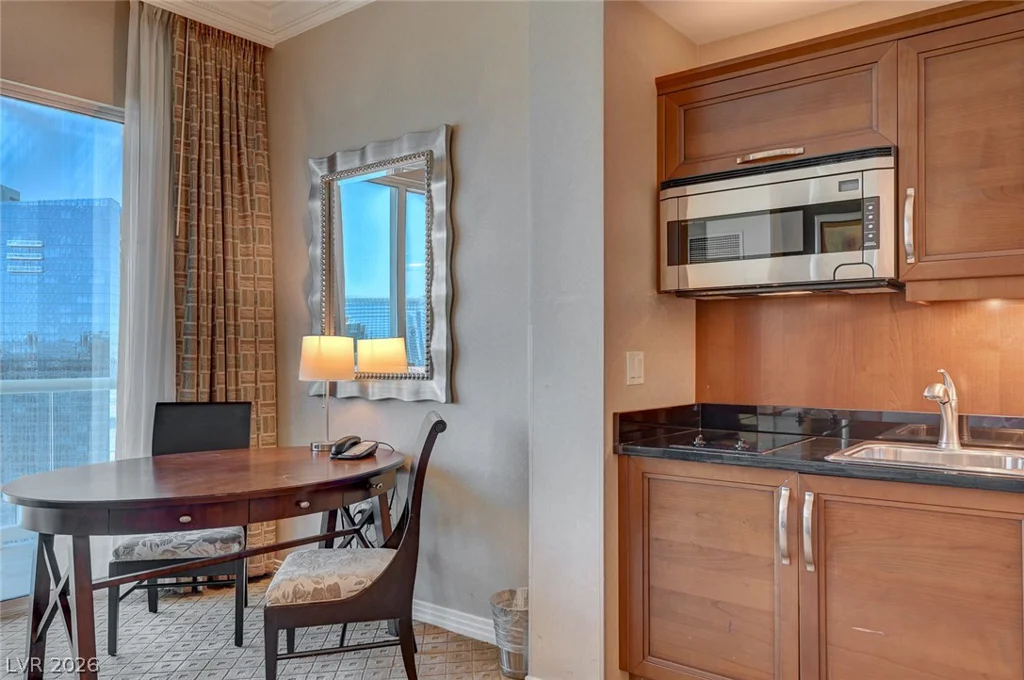 135 Harmon, Las Vegas, NV 89109