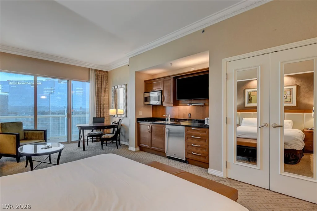 135 Harmon, Las Vegas, NV 89109