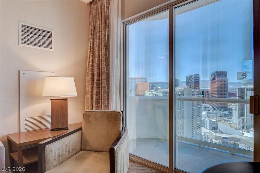 135 Harmon, Las Vegas, NV 89109