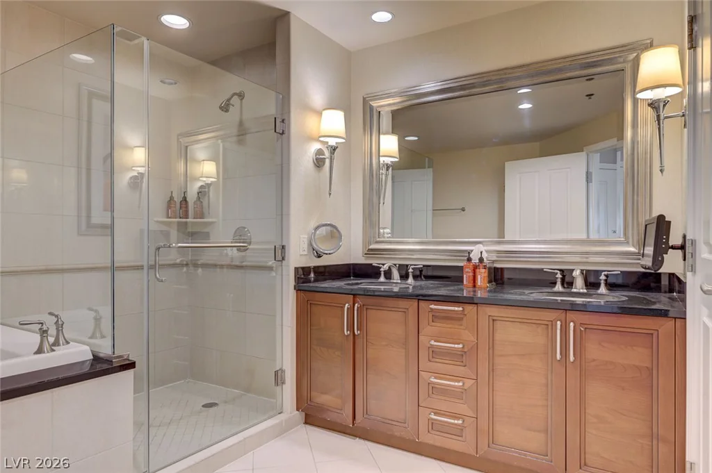 135 Harmon, Las Vegas, NV 89109