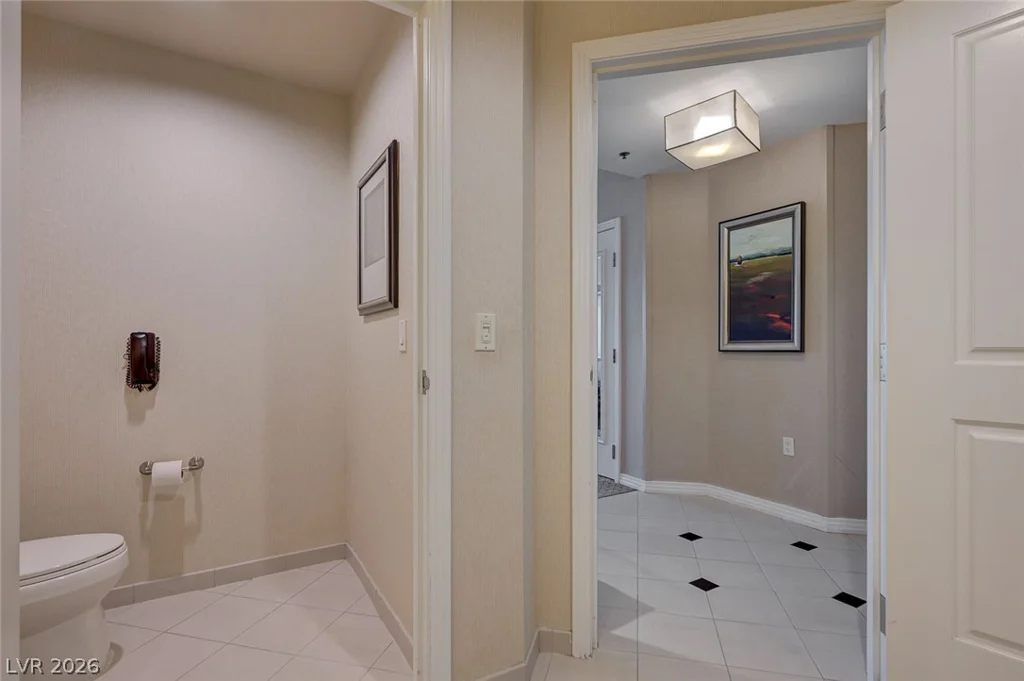 135 Harmon, Las Vegas, NV 89109
