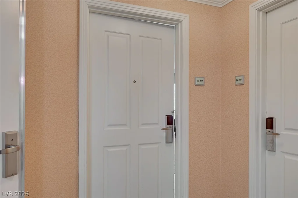 135 Harmon, Las Vegas, NV 89109