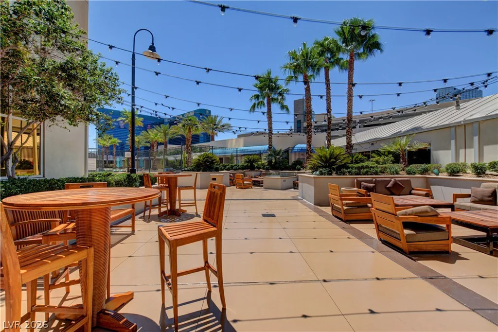 135 Harmon, Las Vegas, NV 89109