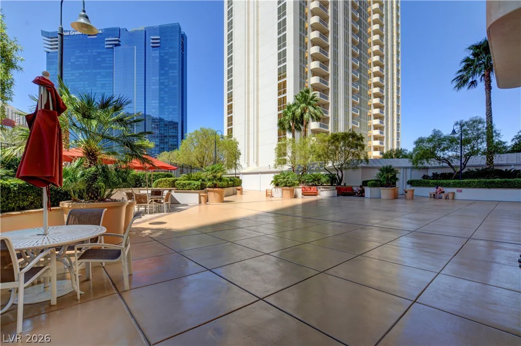 135 Harmon, Las Vegas, NV 89109