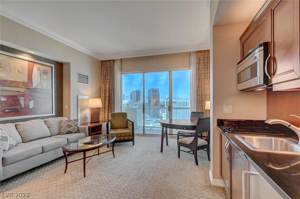135 Harmon, Las Vegas, NV 89109