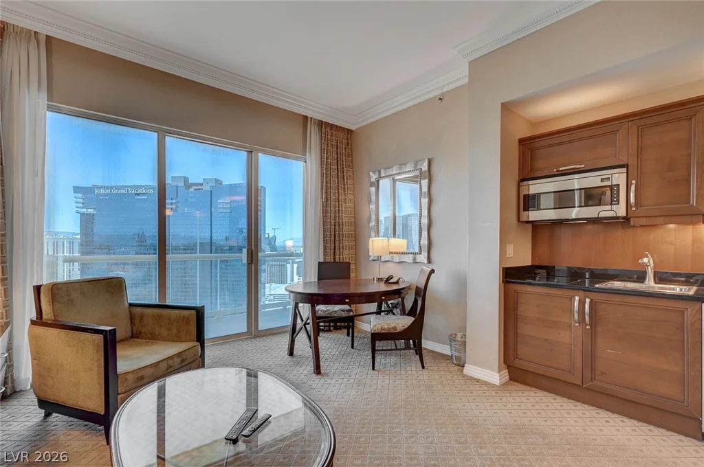 135 Harmon, Las Vegas, NV 89109