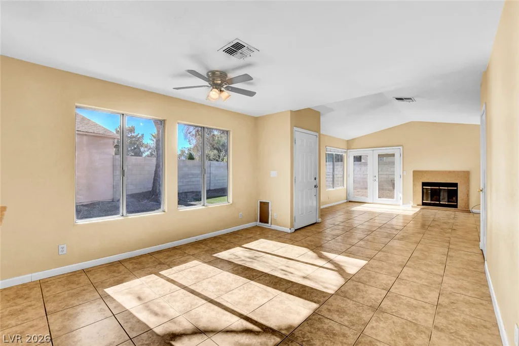 6872 Arroyo, Las Vegas, NV 89103