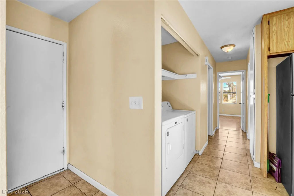 6872 Arroyo, Las Vegas, NV 89103